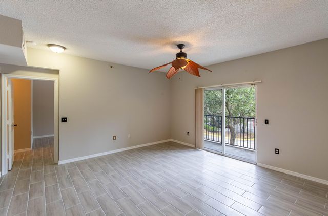 350 Crestwood Circle 203, Royal Palm Beach, FL 33411