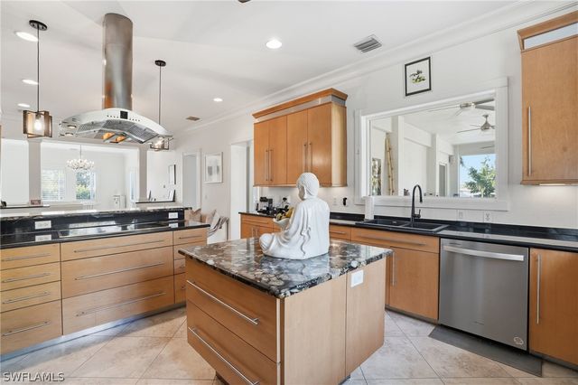 1205 Caloosa DR, Fort Myers, FL 33901