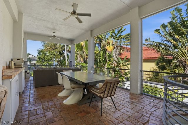 1205 Caloosa DR, Fort Myers, FL 33901