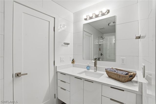 1205 Caloosa DR, Fort Myers, FL 33901