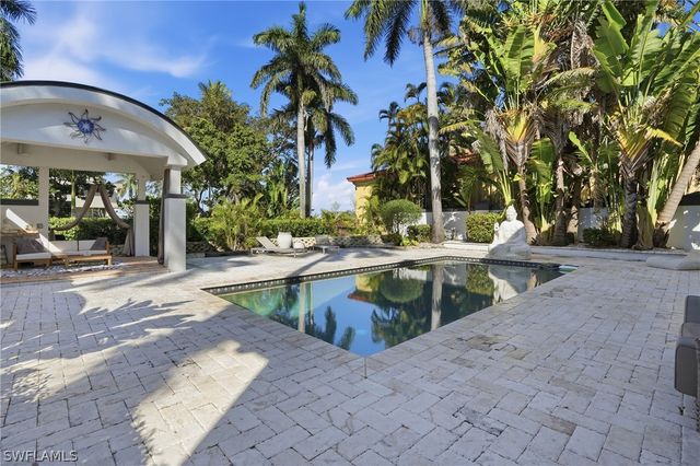 1205 Caloosa DR, Fort Myers, FL 33901