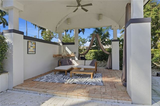 1205 Caloosa DR, Fort Myers, FL 33901