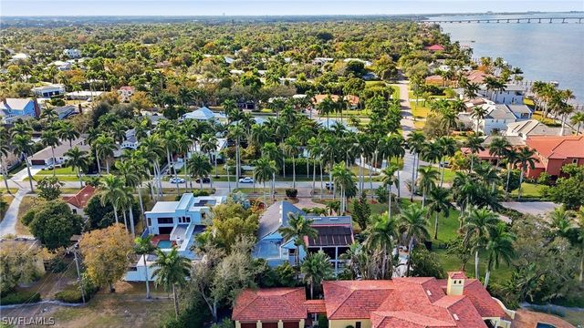 1205 Caloosa DR, Fort Myers, FL 33901