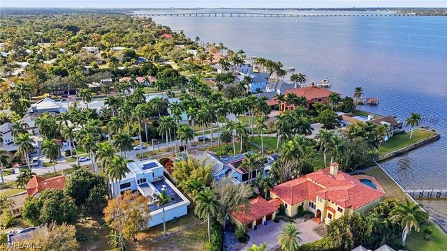 1205 Caloosa DR, Fort Myers, FL 33901