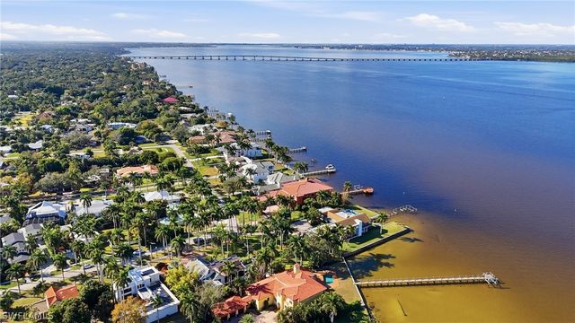 1205 Caloosa DR, Fort Myers, FL 33901