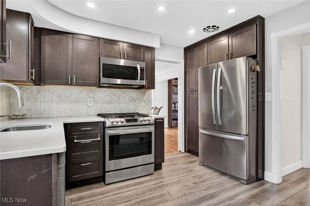 3738 Bendemeer Road, Cleveland Heights, OH 44118