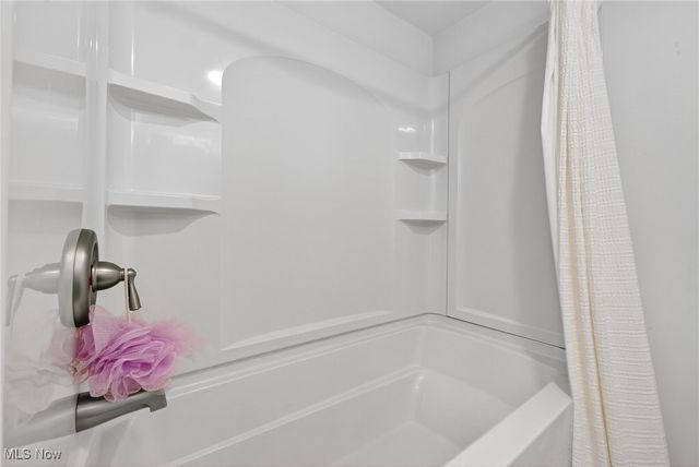 3738 Bendemeer Road, Cleveland Heights, OH 44118