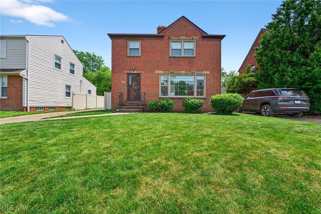 3738 Bendemeer Road, Cleveland Heights, OH 44118