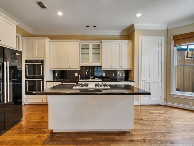5834 Candlewood Lane, Houston, TX 77057