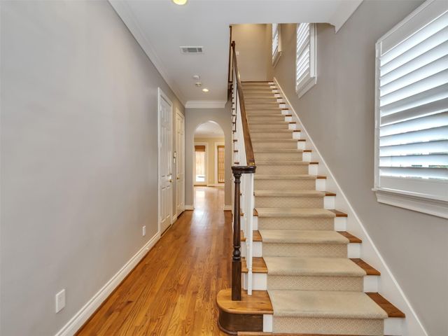 5834 Candlewood Lane, Houston, TX 77057