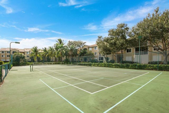 272 Village Boulevard 7102, Tequesta, FL 33469