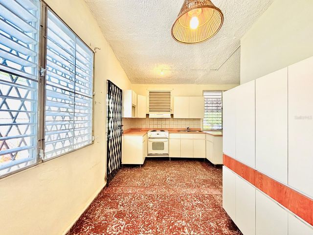 910 calle 1 SE REPARTO METROPOLITANO, San Juan, PR 00921