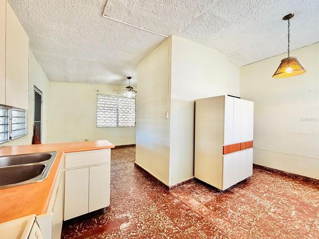 910 calle 1 SE REPARTO METROPOLITANO, San Juan, PR 00921