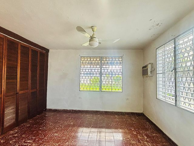 910 calle 1 SE REPARTO METROPOLITANO, San Juan, PR 00921