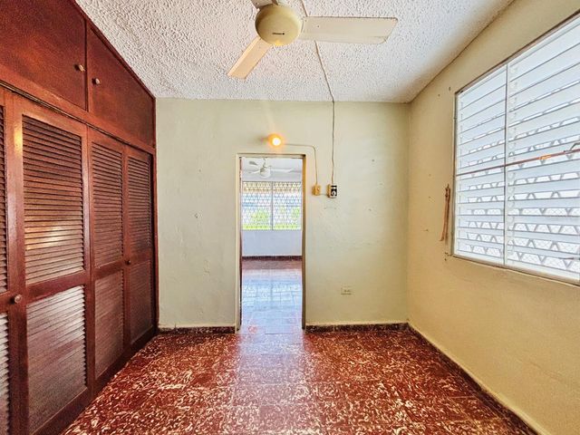 910 calle 1 SE REPARTO METROPOLITANO, San Juan, PR 00921