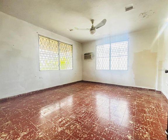 910 calle 1 SE REPARTO METROPOLITANO, San Juan, PR 00921