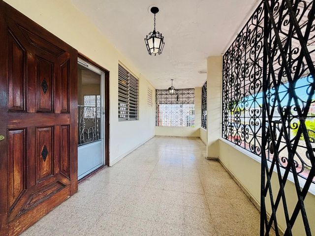 910 calle 1 SE REPARTO METROPOLITANO, San Juan, PR 00921