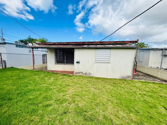 910 calle 1 SE REPARTO METROPOLITANO, San Juan, PR 00921