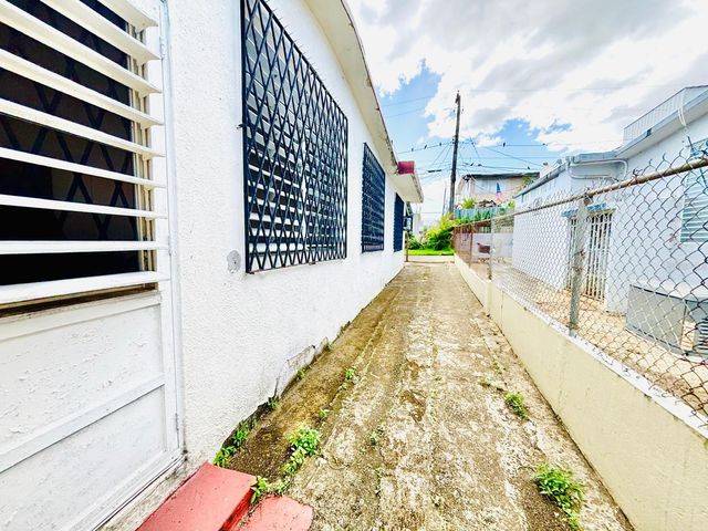 910 calle 1 SE REPARTO METROPOLITANO, San Juan, PR 00921