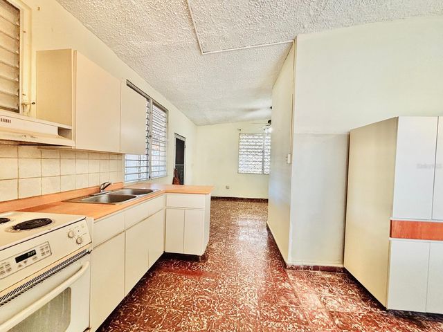 910 calle 1 SE REPARTO METROPOLITANO, San Juan, PR 00921