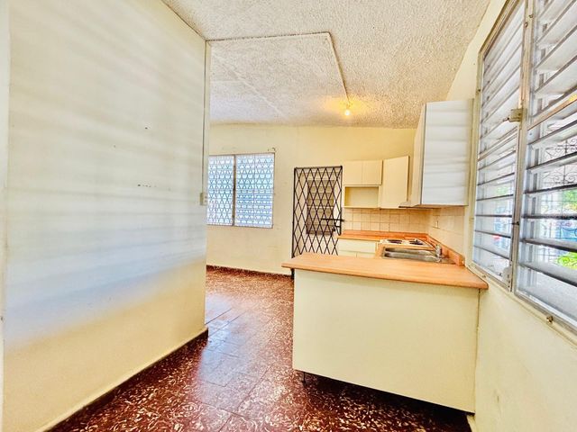 910 calle 1 SE REPARTO METROPOLITANO, San Juan, PR 00921