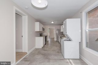 212 W BURKE ST #B, Martinsburg, WV 25401