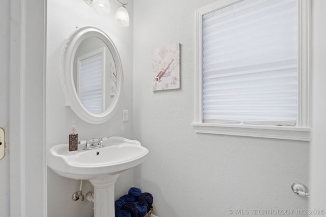 1007 S Choctaw Place, Claremore, OK 74017