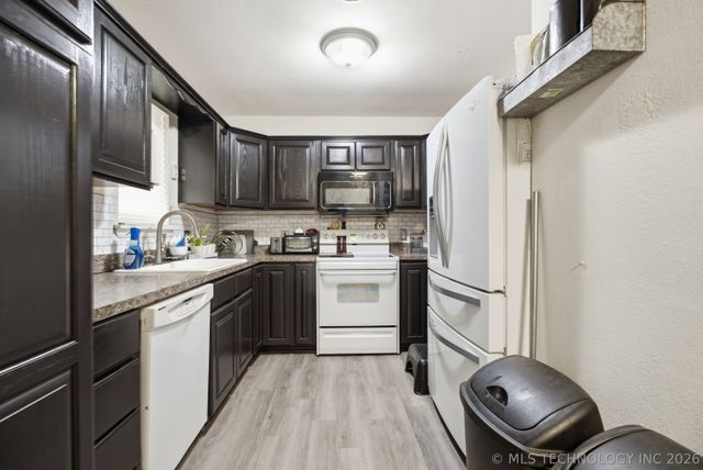 1007 S Choctaw Place, Claremore, OK 74017