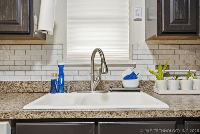 1007 S Choctaw Place, Claremore, OK 74017