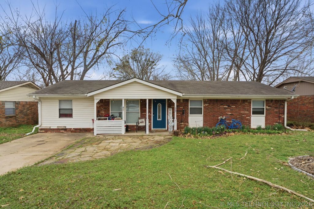 1007 S Choctaw Place, Claremore, OK 74017