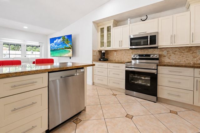 7819 NW 166th Ter, Miami Lakes, FL 33016