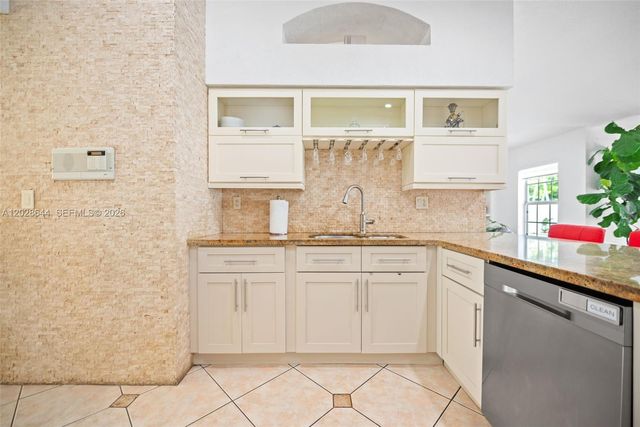 7819 NW 166th Ter, Miami Lakes, FL 33016
