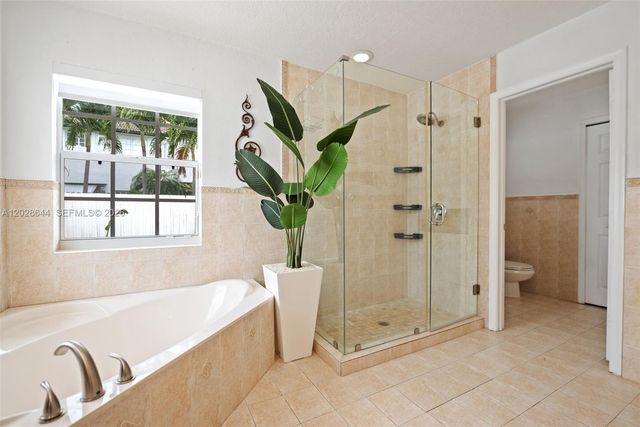 7819 NW 166th Ter, Miami Lakes, FL 33016