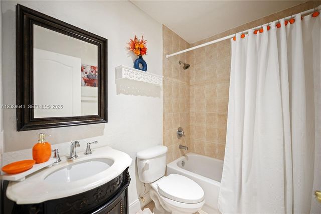 7819 NW 166th Ter, Miami Lakes, FL 33016