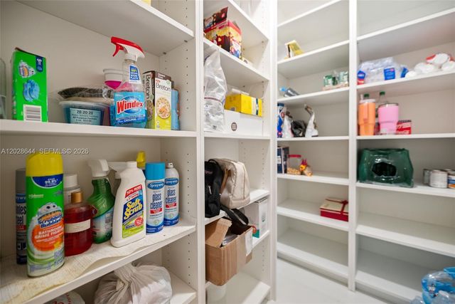7819 NW 166th Ter, Miami Lakes, FL 33016