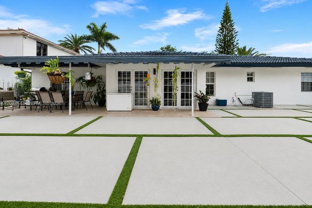 7819 NW 166th Ter, Miami Lakes, FL 33016