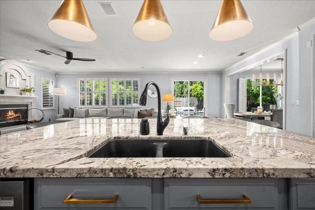 6905 Arianna Ct, Elk Grove, CA 95757