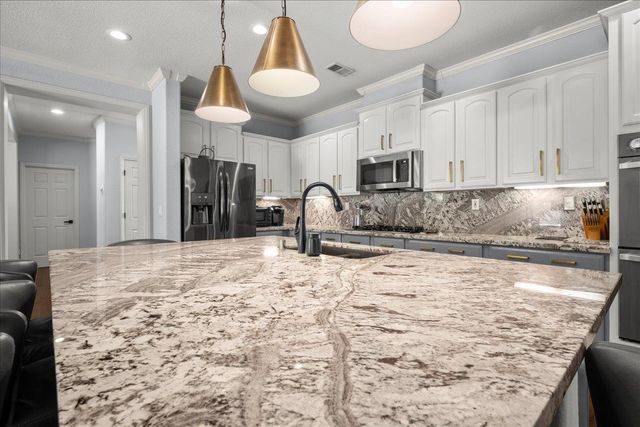 6905 Arianna Ct, Elk Grove, CA 95757