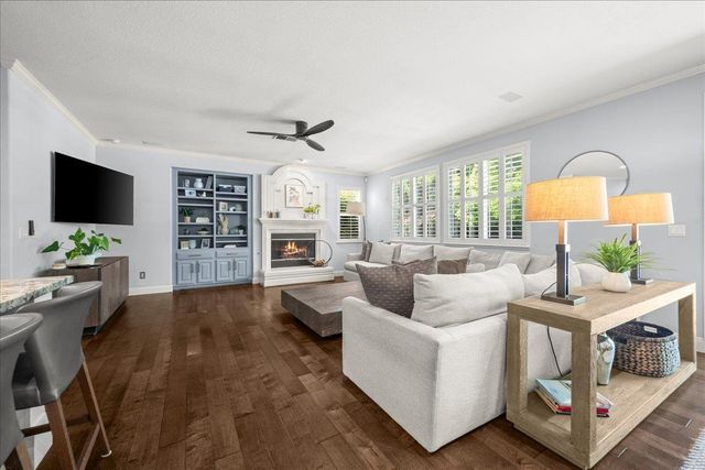 6905 Arianna Ct, Elk Grove, CA 95757