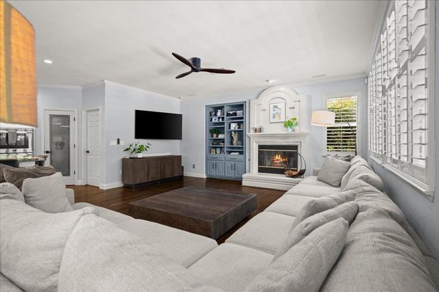 6905 Arianna Ct, Elk Grove, CA 95757