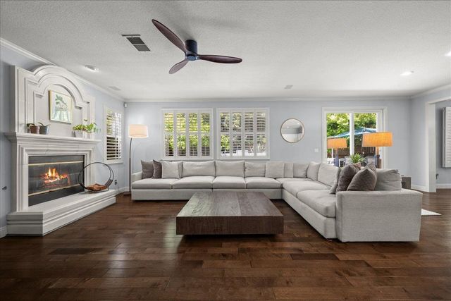 6905 Arianna Ct, Elk Grove, CA 95757