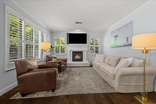 6905 Arianna Ct, Elk Grove, CA 95757