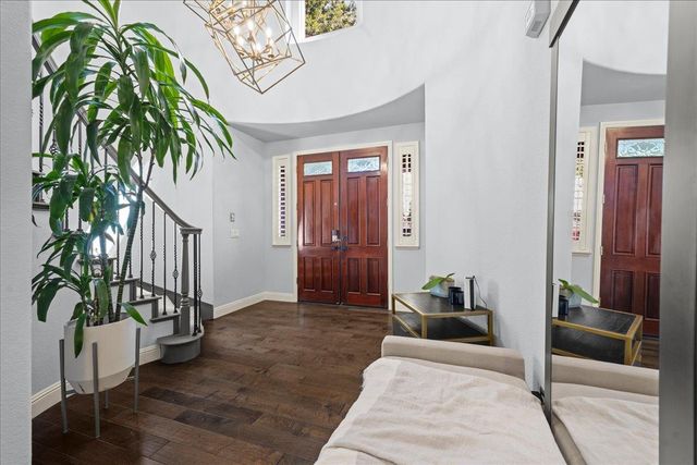 6905 Arianna Ct, Elk Grove, CA 95757