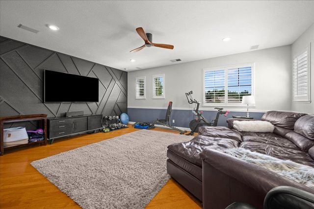 6905 Arianna Ct, Elk Grove, CA 95757