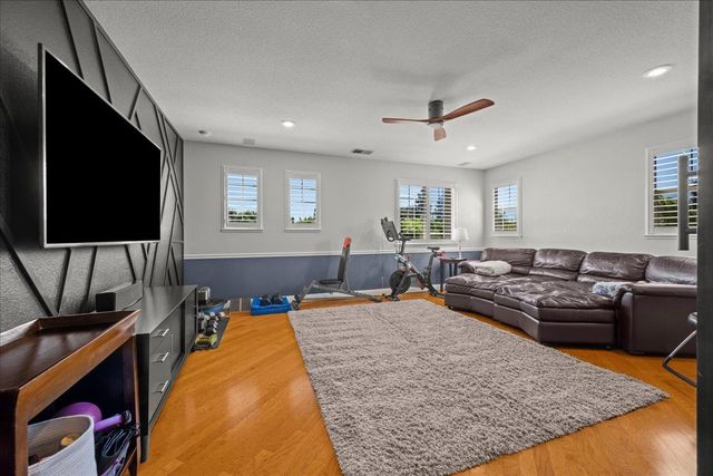 6905 Arianna Ct, Elk Grove, CA 95757