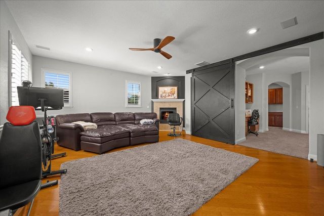 6905 Arianna Ct, Elk Grove, CA 95757