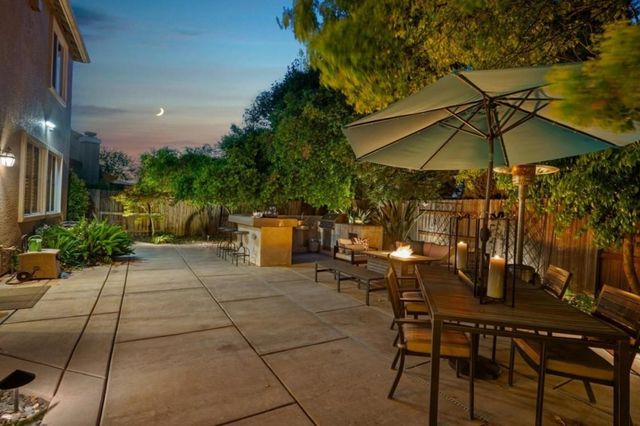 6905 Arianna Ct, Elk Grove, CA 95757