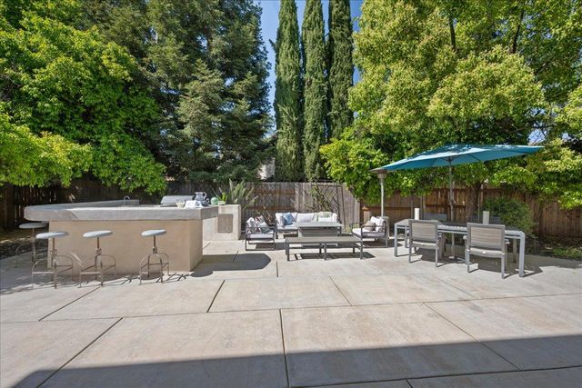 6905 Arianna Ct, Elk Grove, CA 95757