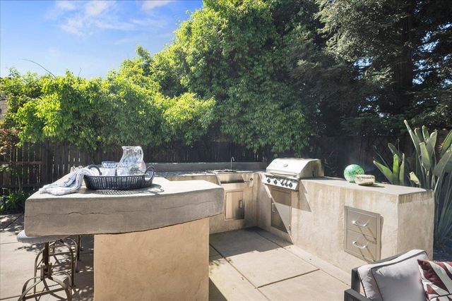 6905 Arianna Ct, Elk Grove, CA 95757