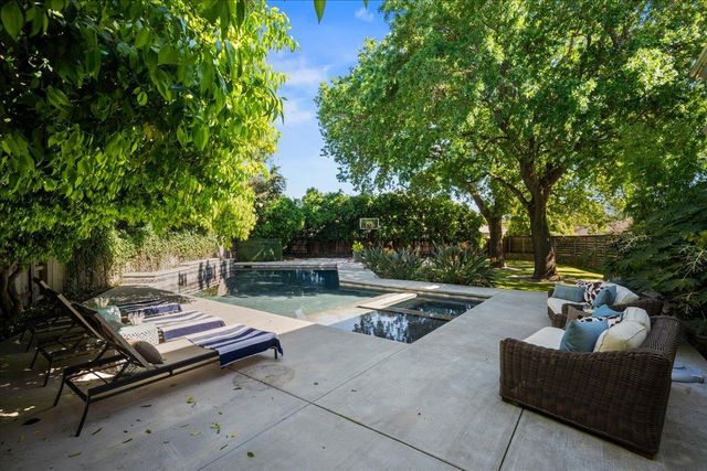 6905 Arianna Ct, Elk Grove, CA 95757